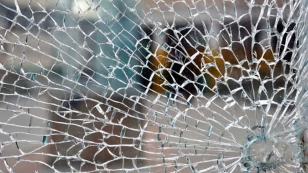 چرا شیشه ها خودکشی میکنند؟